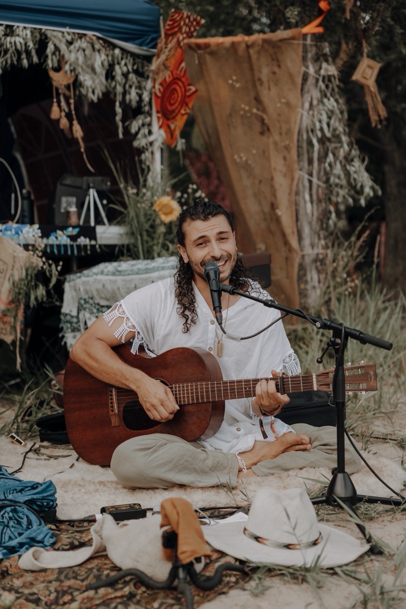 YILMAZ KOSHUA live beim Cat & Cow Festival